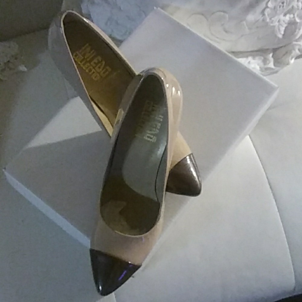 Shoes - Picture 4 of 4